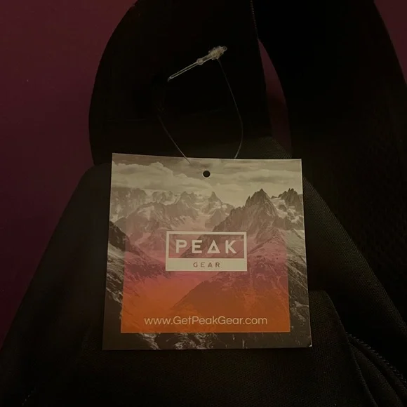 Peak Gear Sling Bag / Women or Men Travel Bag - Picture 5 of 5